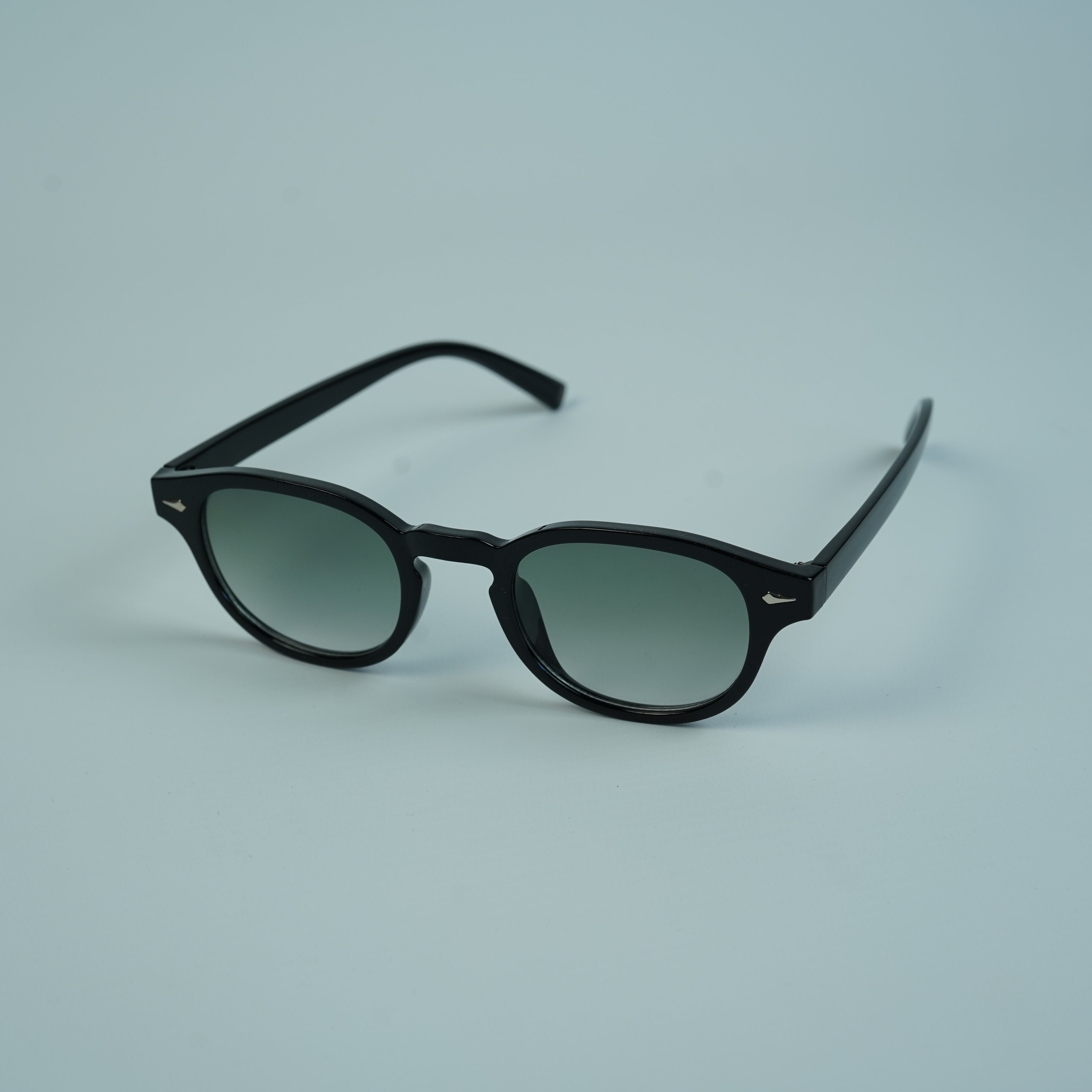 Black frame green