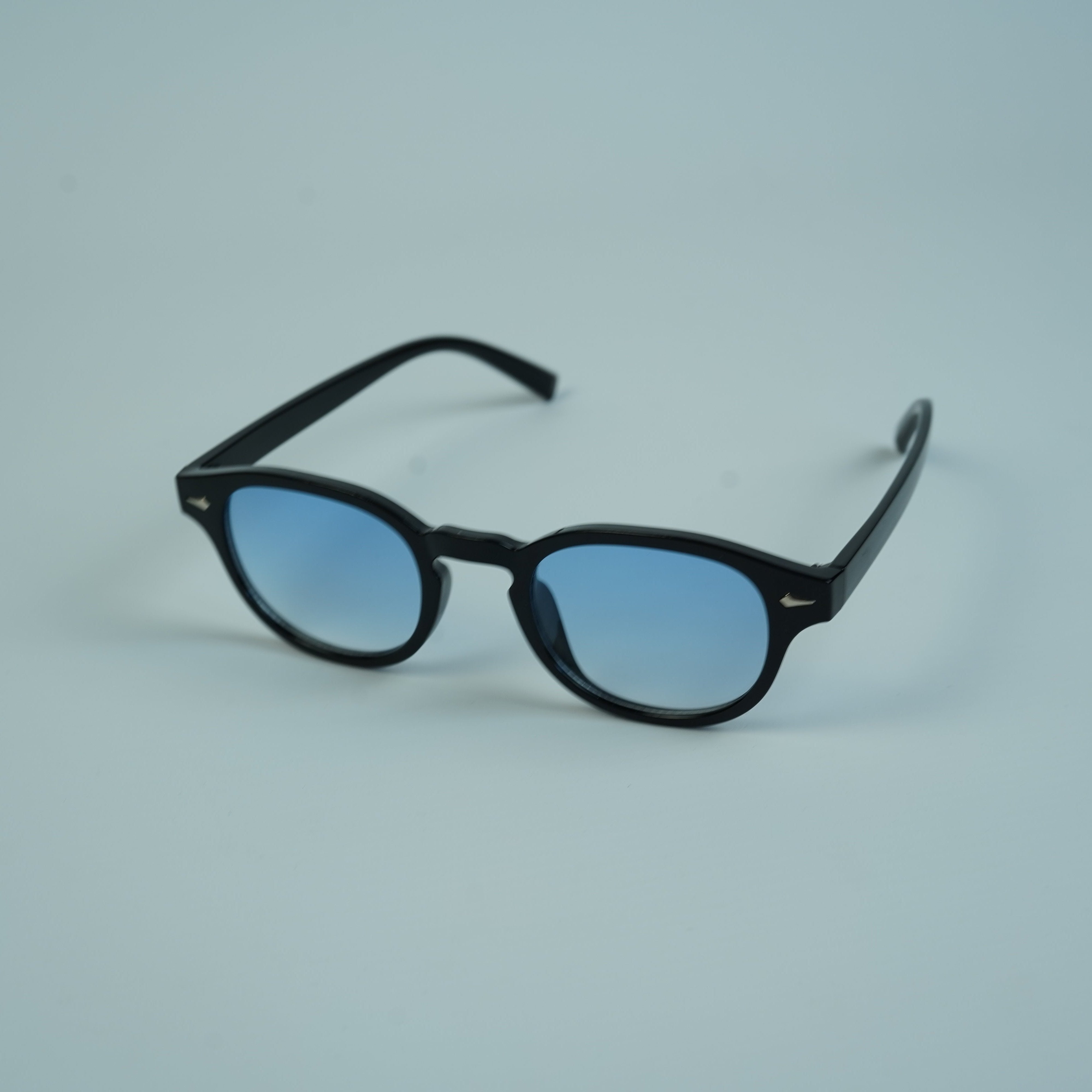 Black frame blue